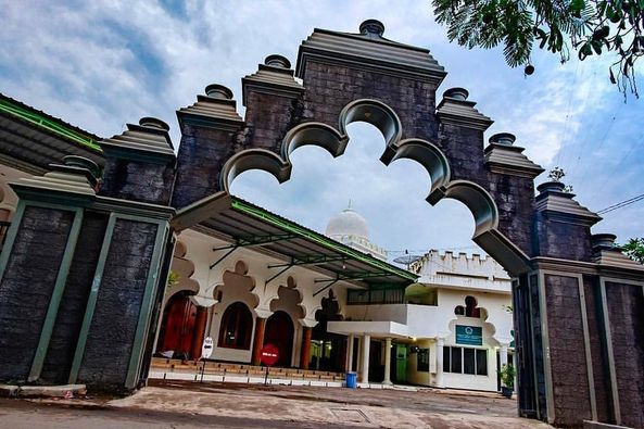 6 Masjid Berusia Lebih dari Seabad di Surabaya