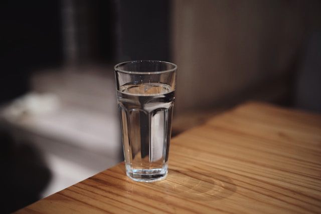 3 Efek Buruk Terlalu Banyak Minum Air Putih saat Sahur