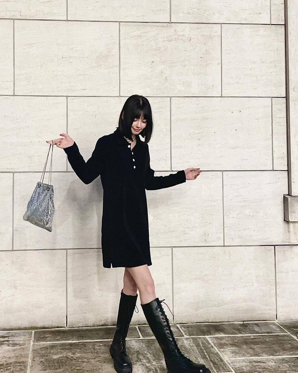 7 Ide Outfit Jalan-jalan ala Model Erica Murakami, Mudah Ditiru! 