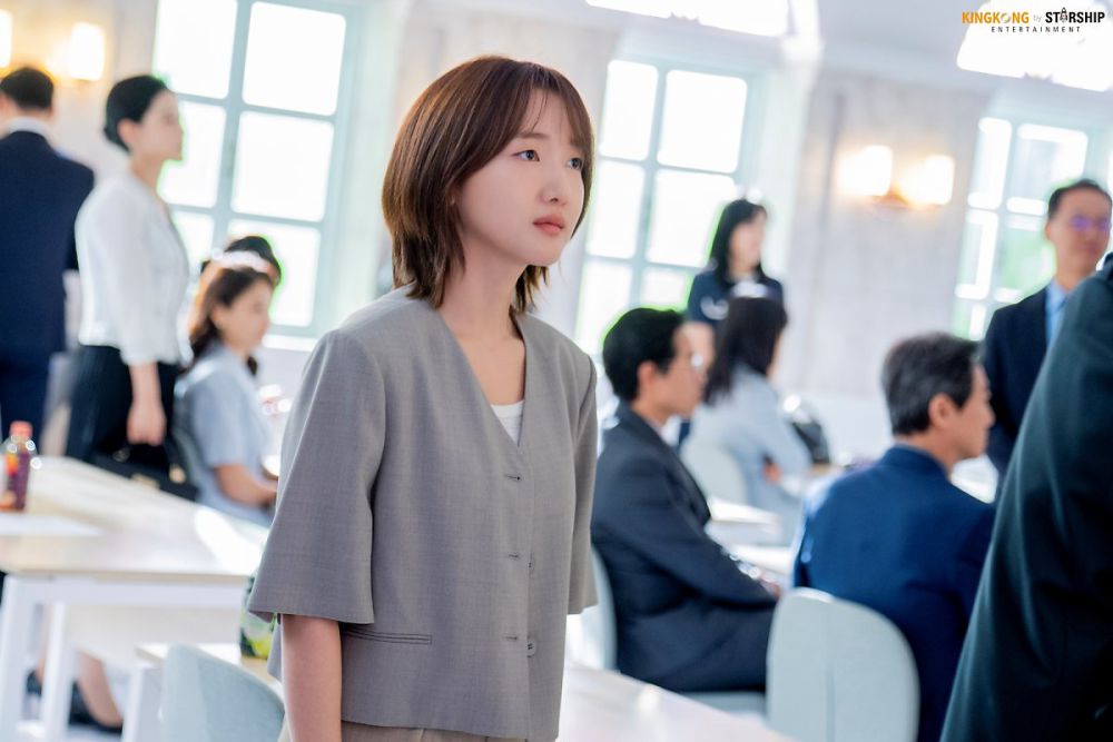 7 Teacher Yoon Na Hee'S Services At Pyramid Game, Help Reveal Bullying Cases