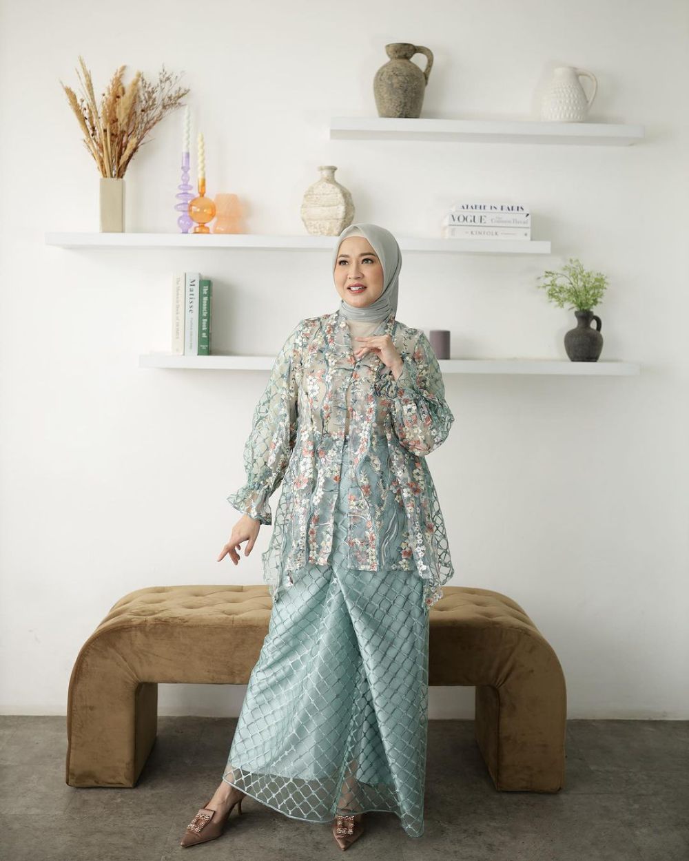 7 Inspirasi Outfit Chic untuk Lebaran, Gak Selalu Gamis!