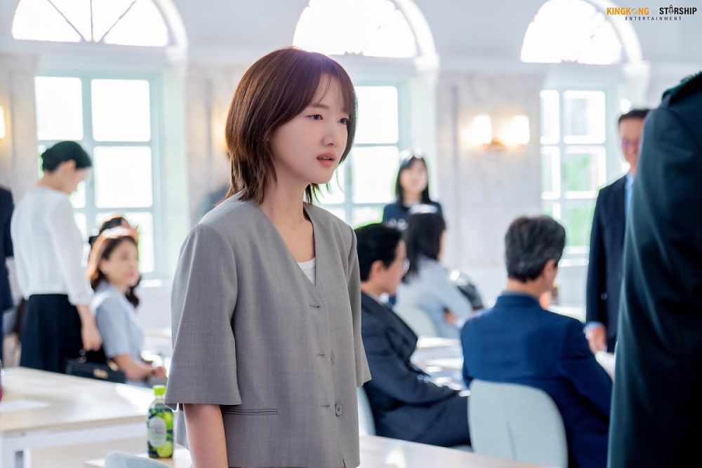 7 Teacher Yoon Na Hee'S Services At Pyramid Game, Help Reveal Bullying Cases