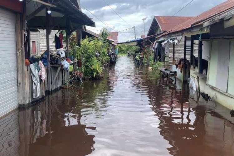 Banjir Rob Terjang Satu Desa di Bima, Puluhan Rumah dan Postu Terendam