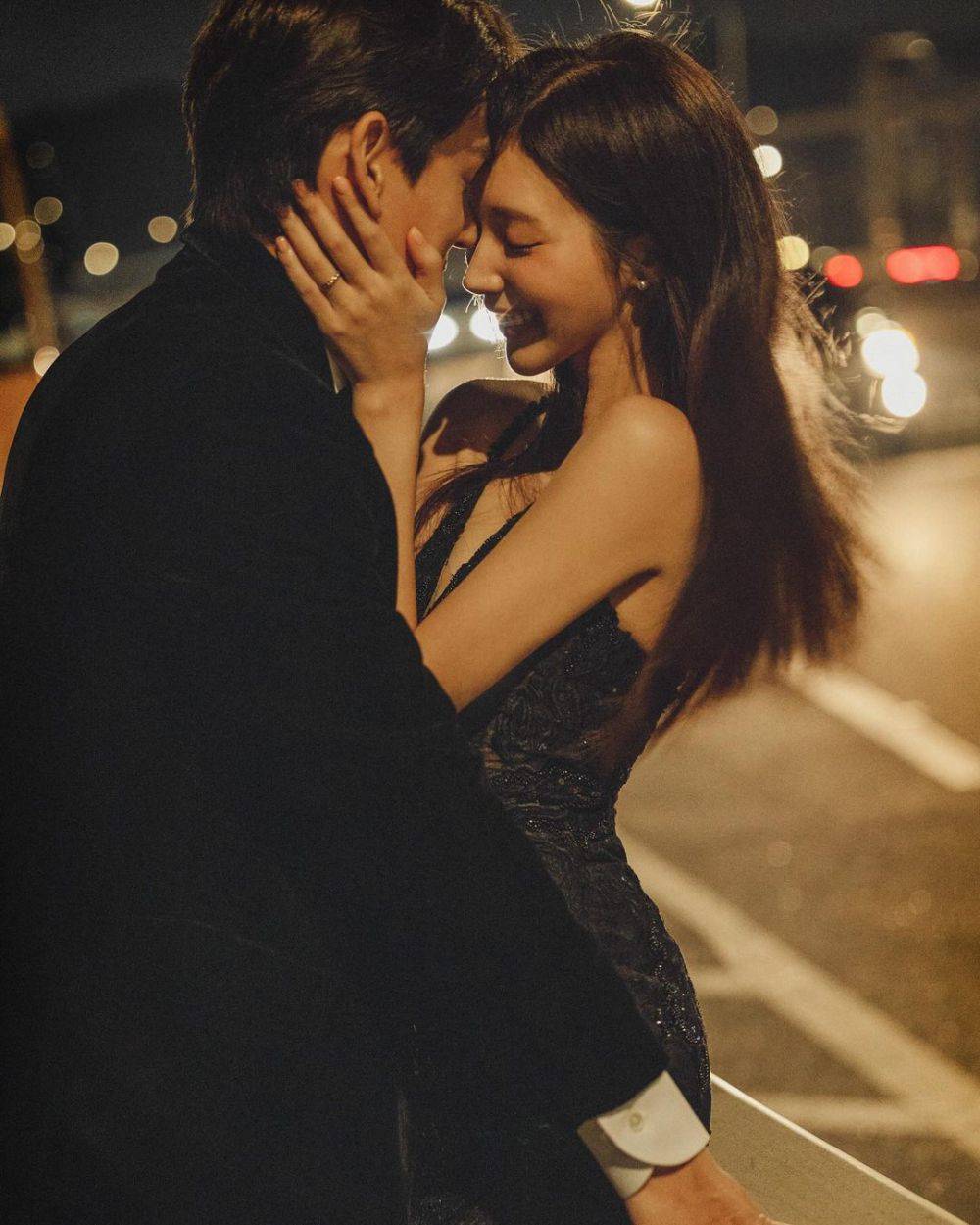 About to get married, 7 pre-wedding portraits of Chae Seo Jin and her lover