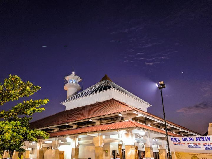 6 Masjid Berusia Lebih dari Seabad di Surabaya