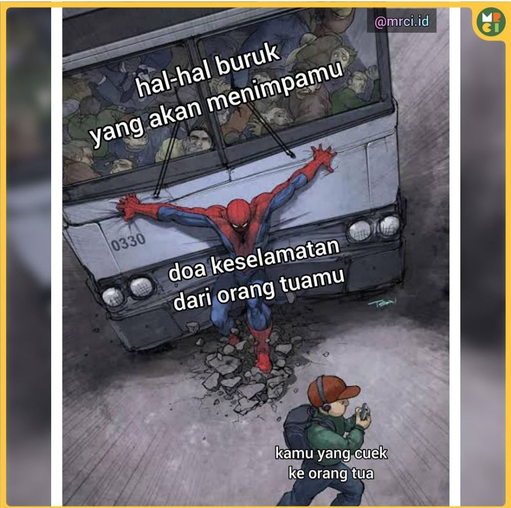 7 Meme SpiderMan Menahan Laju Kereta demi Selamatkan Warga