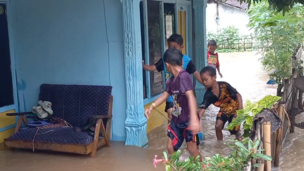 Banjir Melanda Balerejo Madiun, 209 Warga Diungsikan