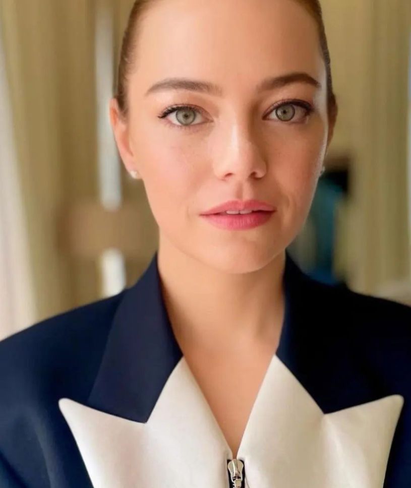 9 Inspirasi Makeup ala Emma Stone, Simpel Banget!