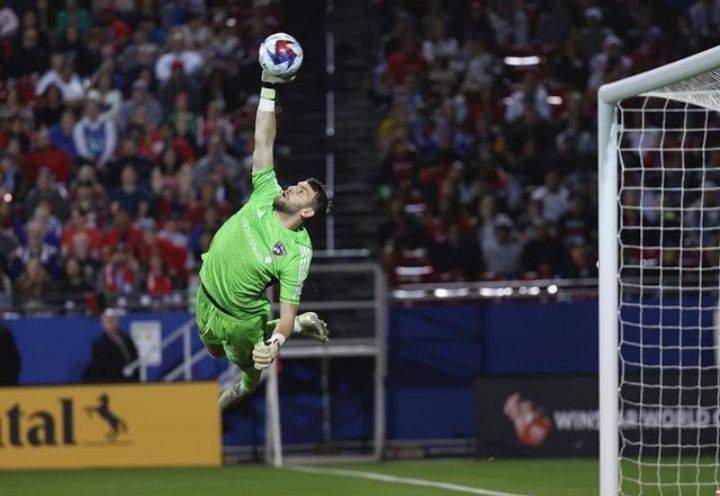 Maarten Paes Datang, Kiper Timnas Indonesia Ikut Girang