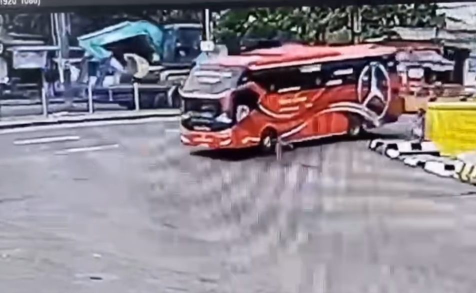 Viral, Bocah 5 Tahun Tewas Terlindas Bus Saat Berburu Telolet