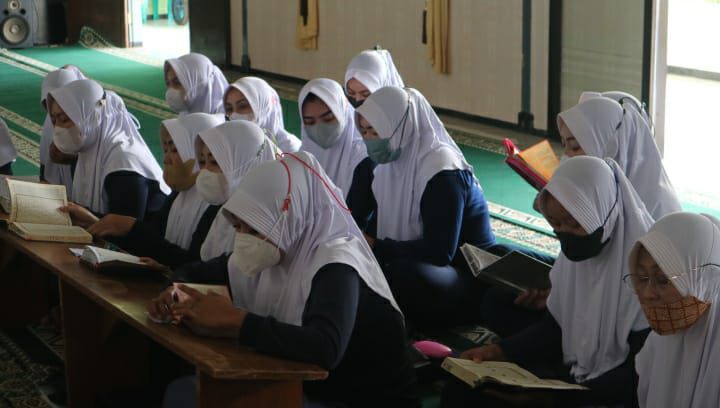 Warga Binaan Perempuan di Malang Menangis saat Membaca Alquran