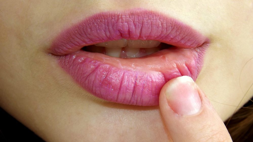 6 Tips Merawat Bibir Agar   Tidak Kering Saat Puasa