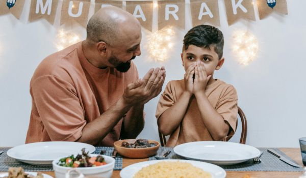 5 Kebiasaan Ini Ajarkan pada Anak Selama Ramadan