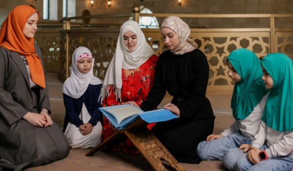 5 Kebiasaan Ini Ajarkan pada Anak Selama Ramadan