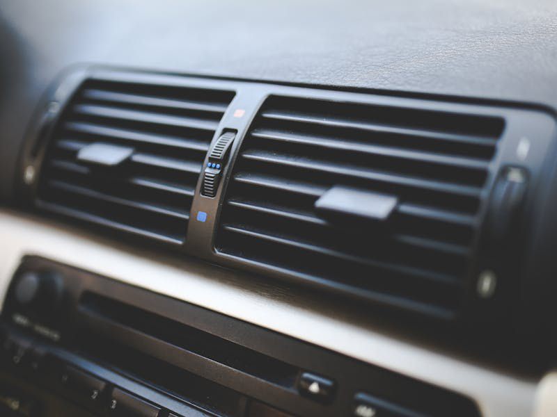 5 Tanda AC Mobil Sudah Harus Diservis