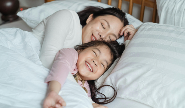 3 Alasan Membiasakan Anak untuk Bangun Pagi, Meningkatkan Empati 