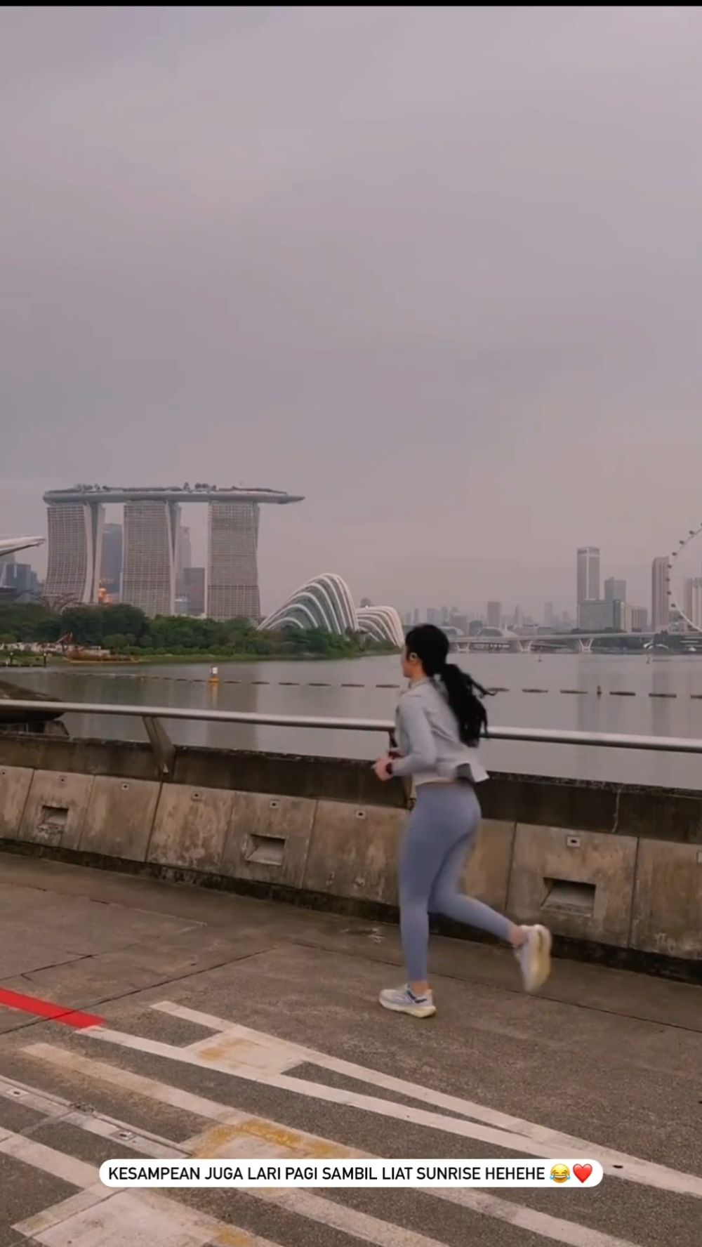 9 Potret Febby Rastanty Jogging di Singapura, Ketemu Sheryl Sheinafia