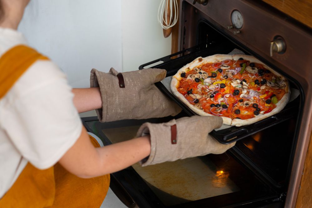 Resep Membuat Pizza Keju Mozzarella, Cocok untuk Camilan Akhir Pekan!