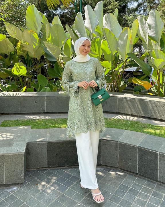 7 Outfit Kondangan Pakai Celana ala Influencer, Tetap Classy