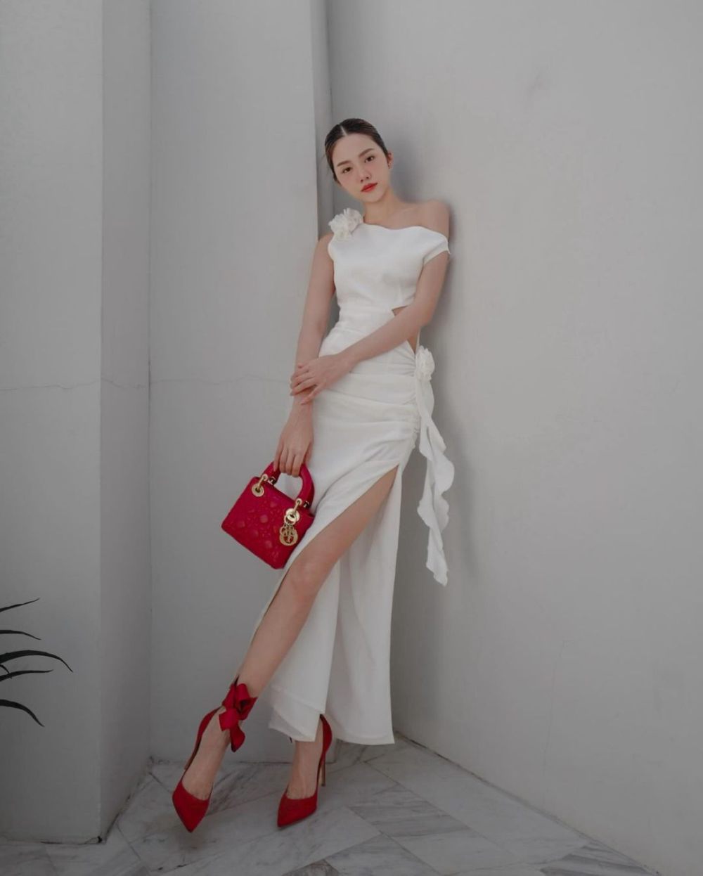 9 Ragam Koleksi White Dress ala Archita Siri, Pretty and Classy!