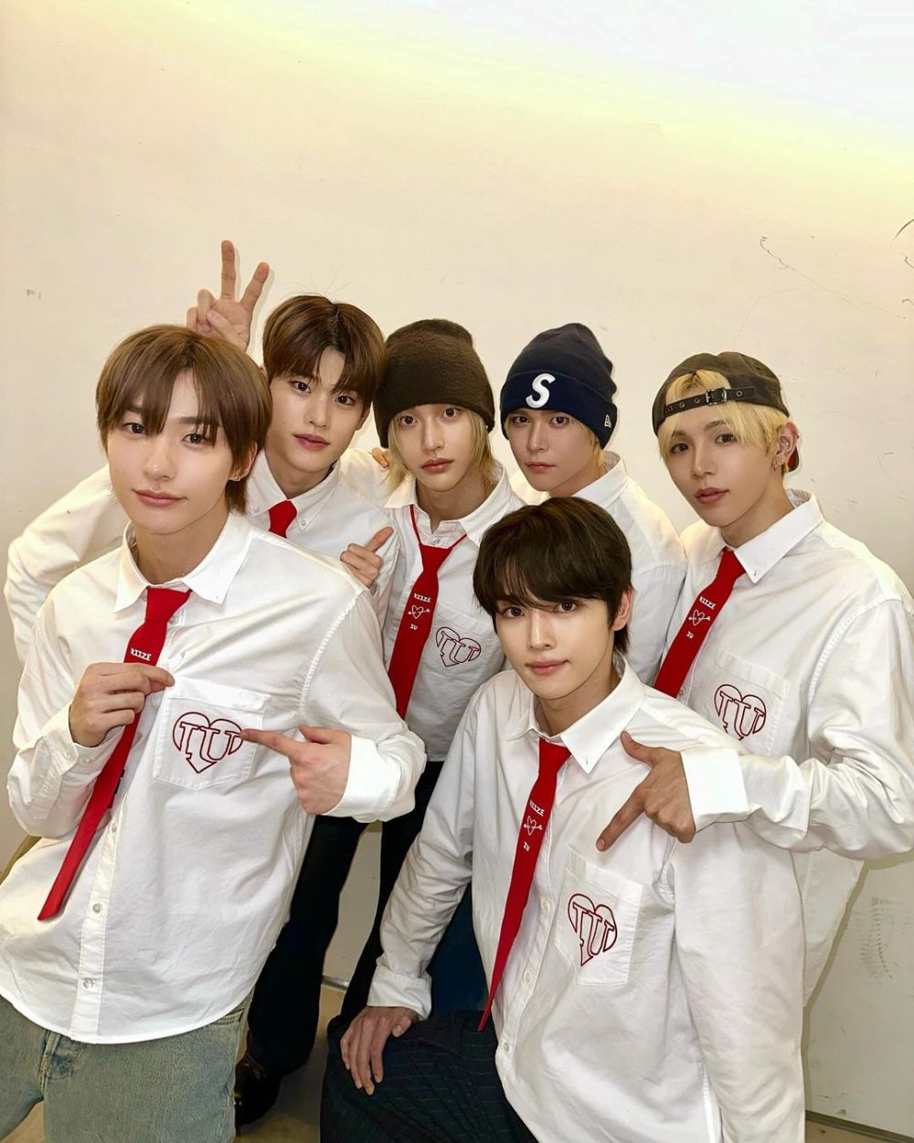 11 Idol KPop Cowok yang Debut dan Comeback Bulan April 2024