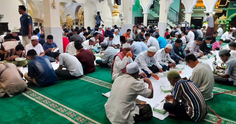 6 Masjid di Solo yang Bagikan Buka Puasa Gratis Ramadan 1445 H