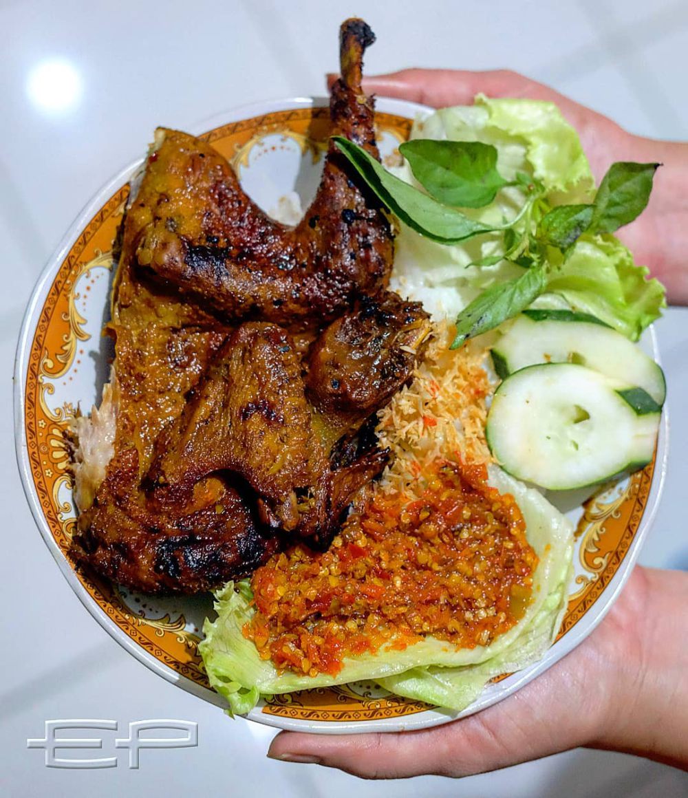 5 Tempat Makan Bebas Refill Nasi di Surabaya, Bukber Yuk!