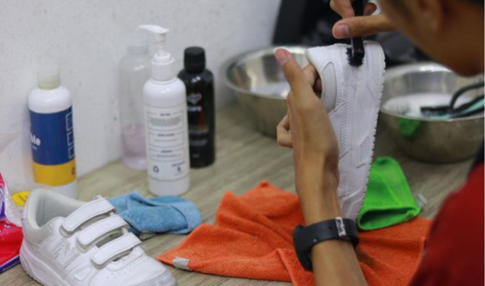 Rekomendasi 5 Tempat Cuci Sepatu di Makassar