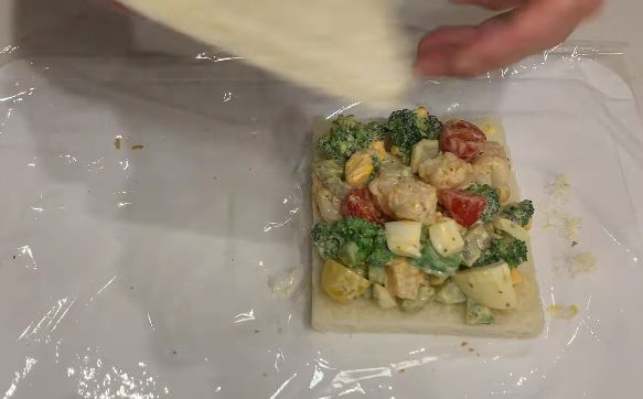 Resep Sandwich Salad Udang Brokoli, Sarapan Praktis Kaya Protein