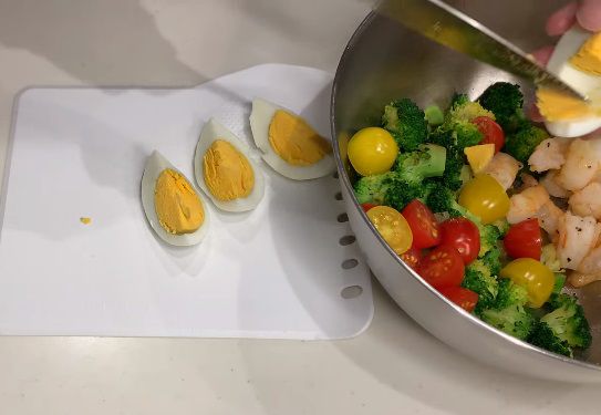 Resep Sandwich Salad Udang Brokoli, Sarapan Praktis Kaya Protein