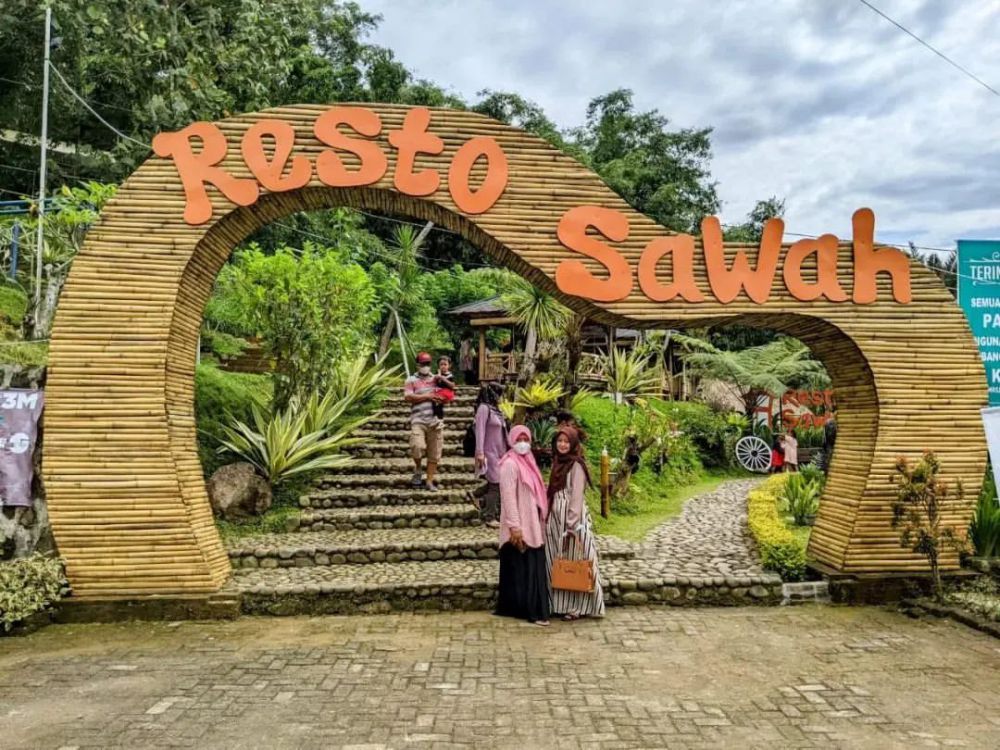 Resto Sawah, Restoran Tengah Sawah yang Kids Friendly di Solo