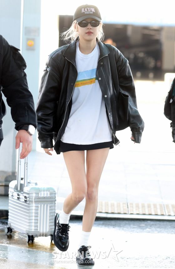 10 Padu Padan Outfit Putih ala Idol Cewek Korea, Super Chic!