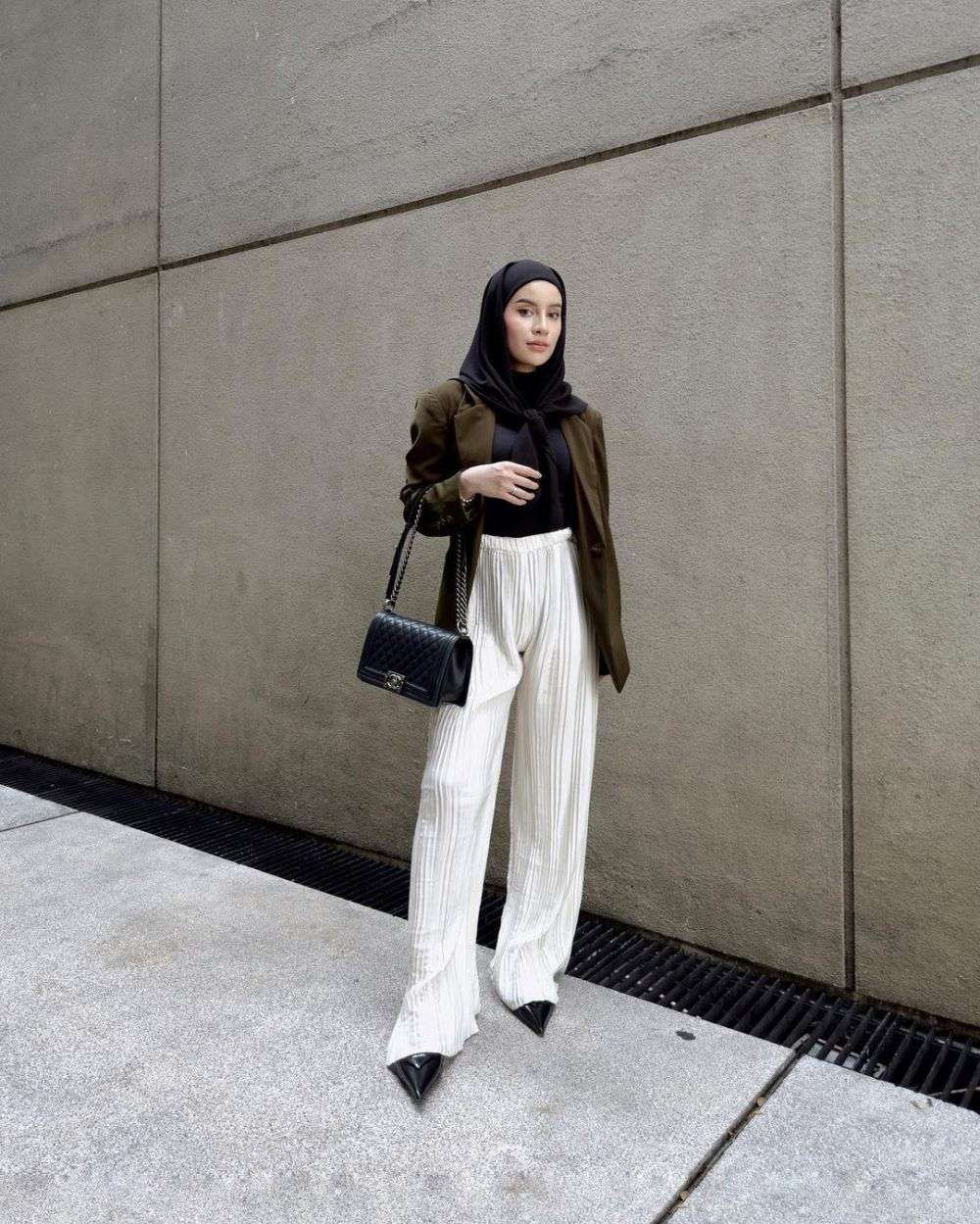 7 Ide Padu Padan Outfit Smart Casual Hijab, Stylish Abis!