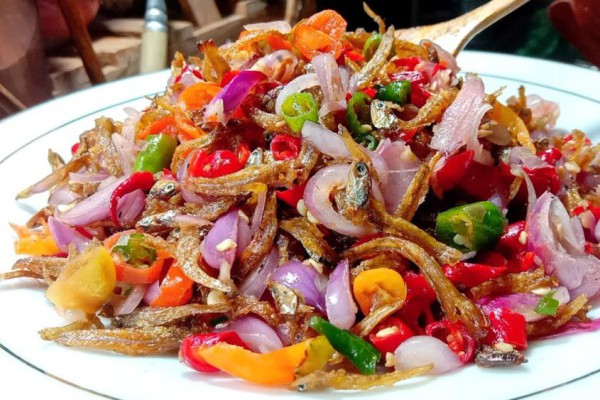 Resep Teri Sambal Matah untuk Pelengkap Makan yang Nikmat