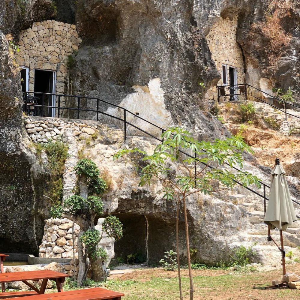 Paleo Stone Age, Restoran Bertema Zaman Batu di Gunungkidul