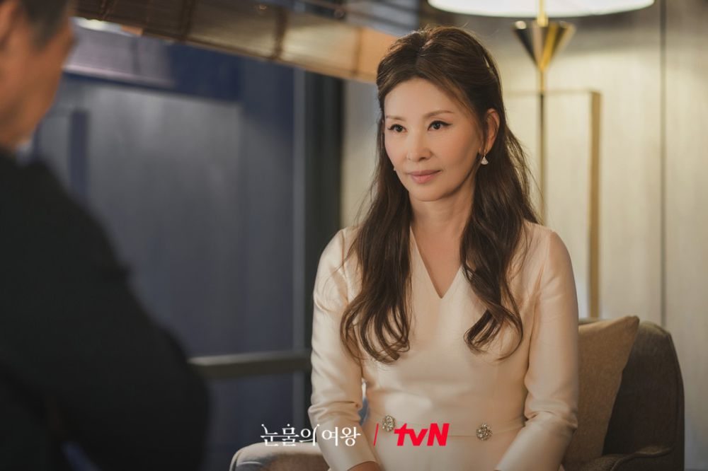 5 Unsolved Mysteries Of Moh Seul Hee In Queen Of Tears