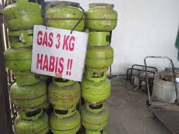 Pj Gubernur Kalbar Minta Pertamina Kembali Tambah Stok LPG 3 Kg