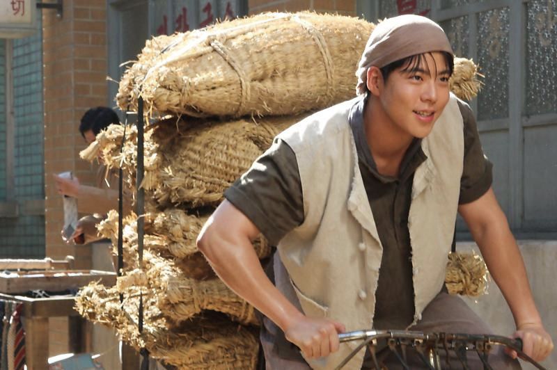 7 Facts about Choi Woo Sung's Role in Chief Detective 1958, His Strength is Champion