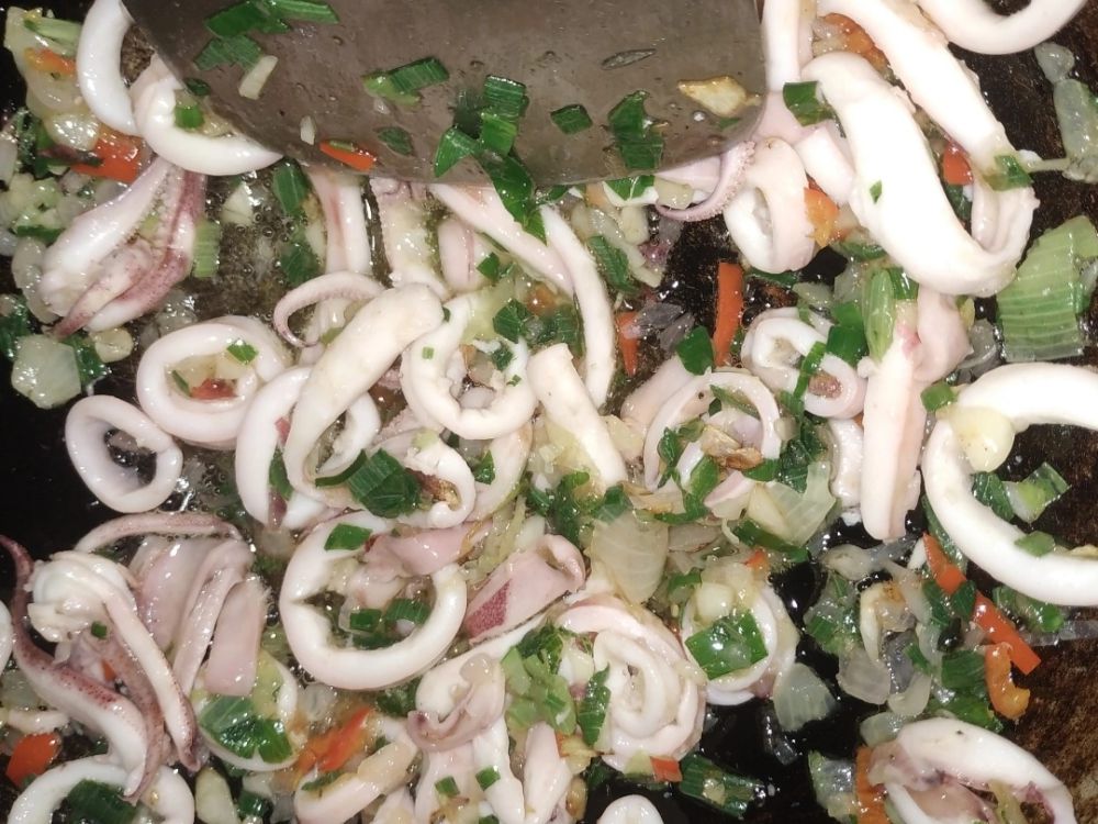 Resep Cumi Saus Asam Manis, Anti Amis!