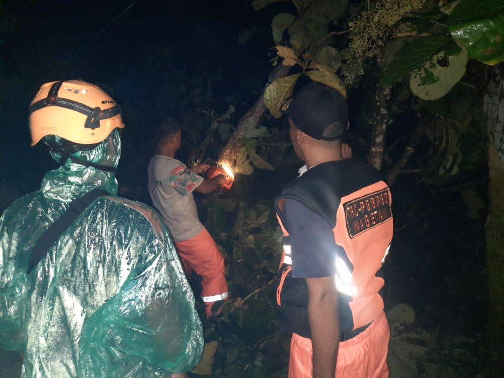 Hari ke-3 Lebaran di Magetan Diwarnai Banjir dan Pohon Tumbang