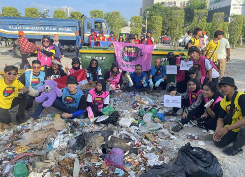 World Clean Up Day Sumut Ikut Aksi Internasional di Malaysia