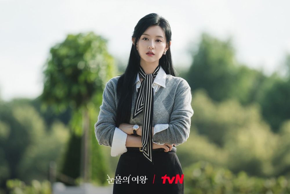 6 Inspirasi Outfit Hong Hae In dalam Drama Queen of Tears, Berkelas!