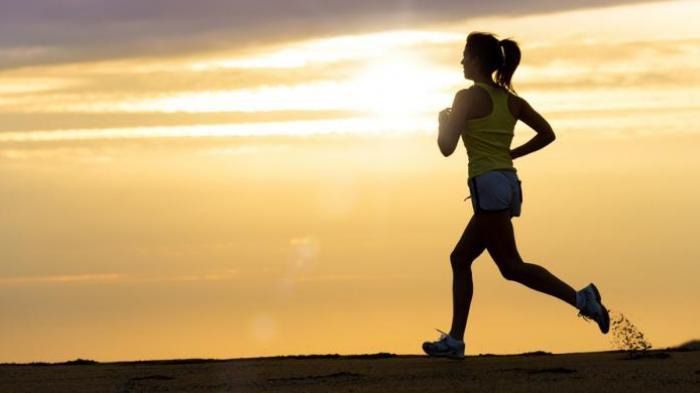 5 Manfaat Jogging Sore  untuk Kesehatan Tubuh