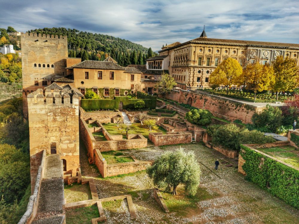 8 Fakta Kastil Alhambra, Kombinasi Arsitektur Islam dan Kristen