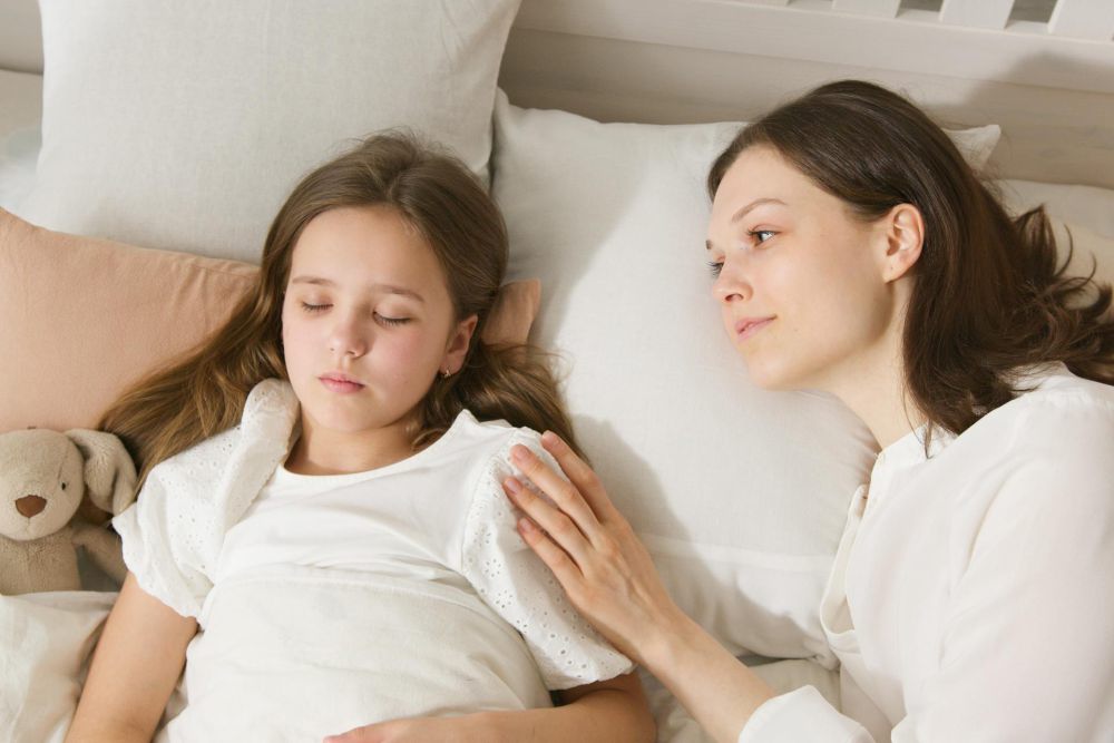 5 Tips Menenangkan Anak Setelah Alami Mimpi Buruk, Temani!