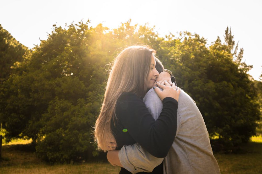 6 Alasan Menyembunyikan Hubungan, demi Kebaikan atau Ragu Menjalani?