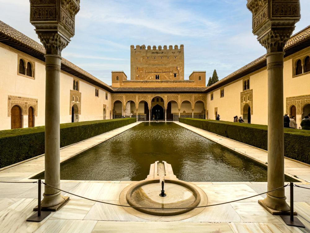 8 Fakta Kastil Alhambra, Kombinasi Arsitektur Islam dan Kristen