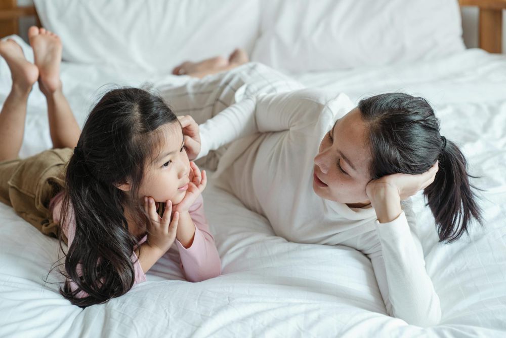 5 Tips Menenangkan Anak Setelah Alami Mimpi Buruk, Temani!