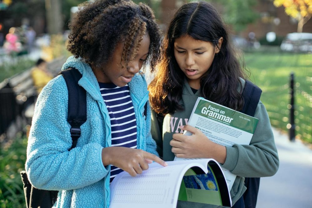 5 Tipe Teman Masa Sekolah yang Dikangeni Keberadaannya