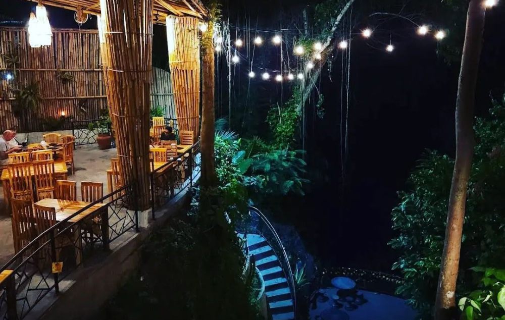 5 Resto Pinggir Sungai di Bali, Enak Buat Nongkrong